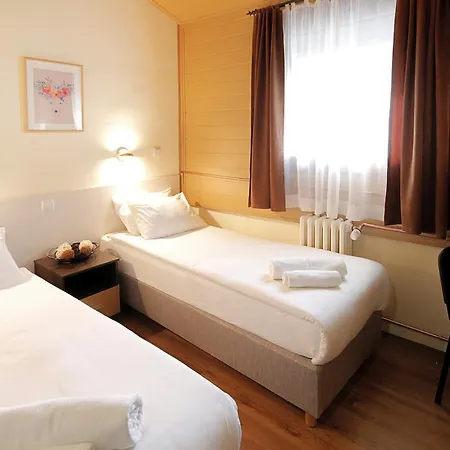 Junior Hotel 3*