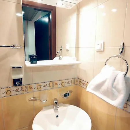 Junior Hotel